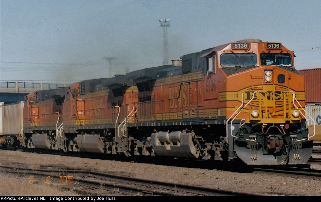 BNSF 5136 East